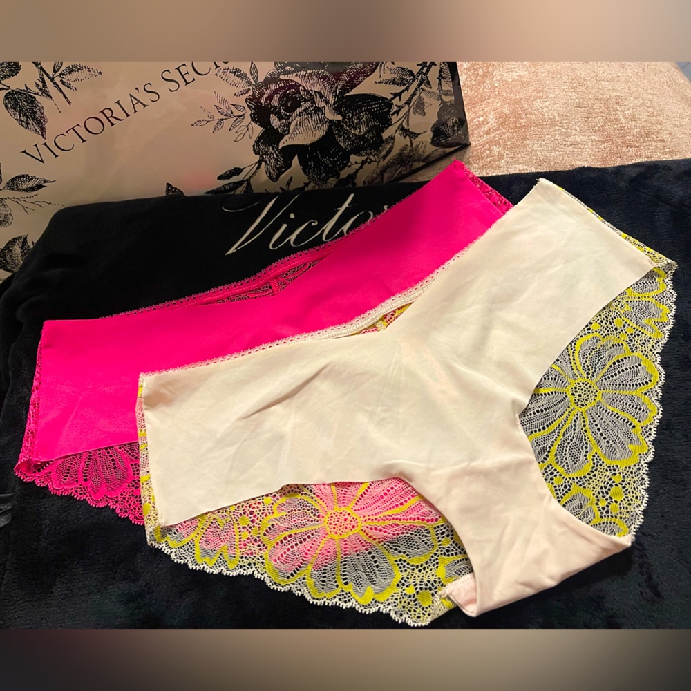 2 NWT Beautiful Victoria’s Secret Lingerie underwear‘s